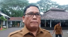 Wakil Bupati Lebak, Amir Hamzah, meminta seluruh perusahaan yang ada di Lebak memberikan hak Tunjangan Hari Raya (THR) Lebaran Idul Fitri 2026 kepada para karyawan.