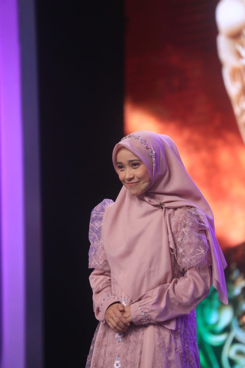 Sosok Ainia Salsabila Alhafidzah (27), warga Kecamatan Banjarsari, Kabupaten Lebak, Banten yang ikut berkompetisi di ajang Da'i Aksi Indosiar Ramadhan 2026.