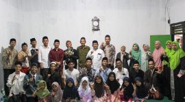 Para santri dan santriwati mengikuti kajian ramadhan yang di selenggarakan IPNU dan IPPNU Kecamatan Cikedal, Kabupaten Pandeglang.