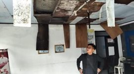 Kondisi atap kantor Dinas Kominfo Kabupaten Lebak terlihat kumuh dan tak terawat.
