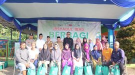 Yayasan Irsyadul ‘Ibad Pandeglang menggelar kegiatan Ramadhan Berbagi dengan menyalurkan 448 paket bingkisan Hari Raya kepada masyarakat di Kecamatan Majasari, Kabupaten Pandeglang.