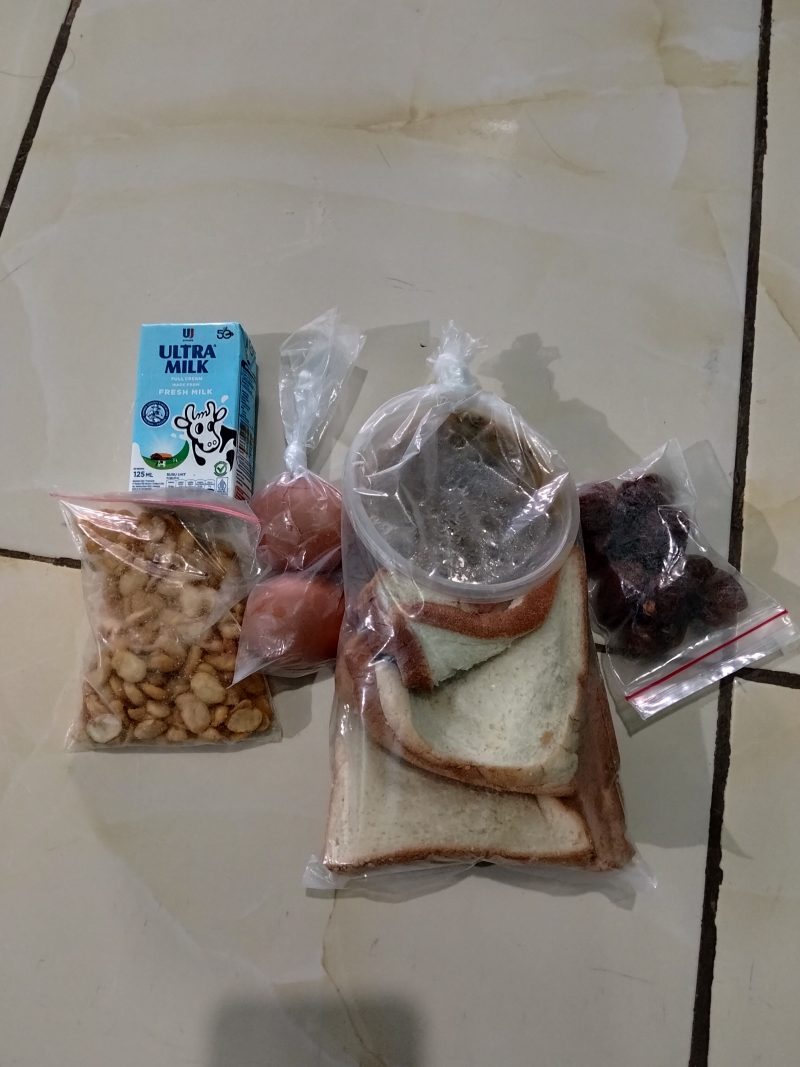 Menu Makan Bergizi Gratis (MBG) yang diberikan kepada para siswa di Sekolah SMA Negeri 4 Kabupaten Pandeglang, dikeluhkan orang tua siswa.