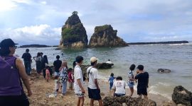 Salah satu destinasi wisata pantai di Kabupaten Lebak, Banten 