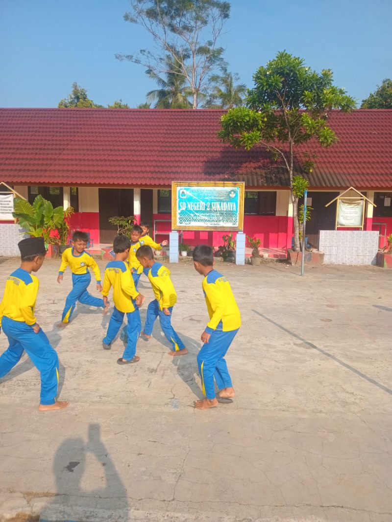 Sejumlah siswa SD di Desa Sukadaya, Kecamatan Cikulur, hingga kini belum mendapatkan program MBG 