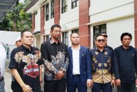 Proses mediasi gugatan PMH antara tukang ojek pangkalan dan Pemprov Banten di PN Pandeglang berujung damai dengan komitmen perbaikan jalan senilai Rp100 miliar.