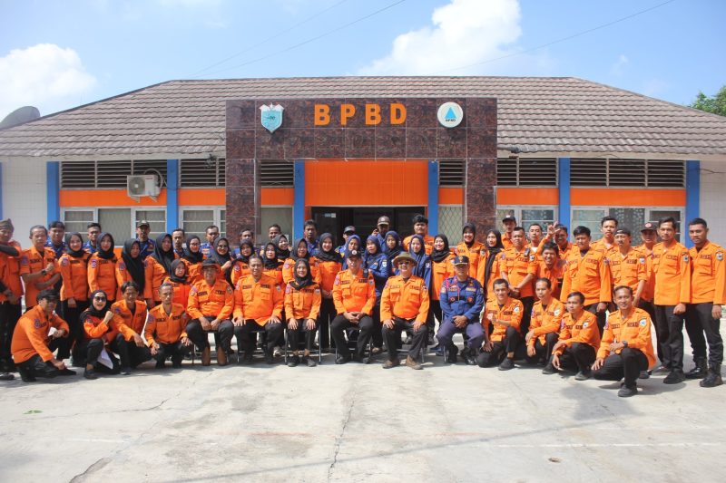 BPBD-PK Kabupaten Pandeglang menggelar apel Hari Kesiapsiagaan Bencana (HKB) 2026 di halaman kantor setempat, Minggu (26/4/2026).