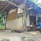 Kondisi gubuk reyot yang ditempati Suryadi bersama keluarganya di Kampung Cipasung, Desa Sukarendah, Kecamatan Warunggunung, Kabupaten Lebak, Banten, Minggu (26/4/2026).