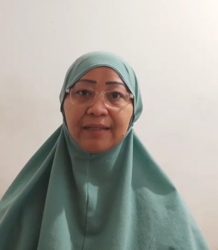 Sebuah video berdurasi 1 menit 56 detik yang beredar di media sosial memperlihatkan kondisi memprihatinkan seorang Pekerja Migran Indonesia (PMI) asal Kabupaten Serang, Banten, yang diduga terlantar di Irak (PojokBanten.com).