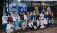 Kebersamaan peserta usai Diskusi Publik dan Nobar Film Dokumenter “Pesta Babi Kolonialisme di Zaman Kita” yang digelar DPD KNPI Kabupaten Pandeglang dalam rangka Hari Kebangkitan Nasional 2026 di Caffe Rumah Kemasan.