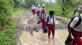 Besarnya anggaran reses DPRD Lebak tahun 2026 menuai sorotan. Warga mengeluhkan minimnya kehadiran anggota dewan di tengah anggaran konsumsi reses yang mencapai Rp3,3 miliar.