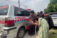 Kondisi proyek perbaikan Jalan Kaduagung–Gunungkencana di Desa Tambakbaya, Kecamatan Cibadak, Kabupaten Lebak, tanpa rambu peringatan diduga menjadi penyebab kecelakaan pengendara motor, Selasa (19/5/2026).