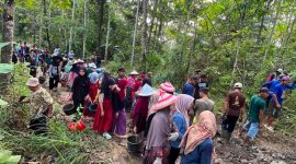Dewan Perwakilan Rakyat Daerah (DPRD) Provinsi Banten, Musa Weliansyah bersama masyarakat di sejumlah wilayah Selatan Lebak bahu membahu melakukan perbaikan jalan poros desa dan membangun jembatan, Senin (13/7/2026).