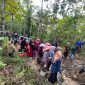 Dewan Perwakilan Rakyat Daerah (DPRD) Provinsi Banten, Musa Weliansyah bersama masyarakat di sejumlah wilayah Selatan Lebak bahu membahu melakukan perbaikan jalan poros desa dan membangun jembatan, Senin (13/7/2026).