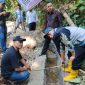 Pegawai BBWSCC saat tinjau pelaksanaan program P3AI di Desa Gerijaya, Kecamatan Saketi, Kabupaten Pandeglang.
