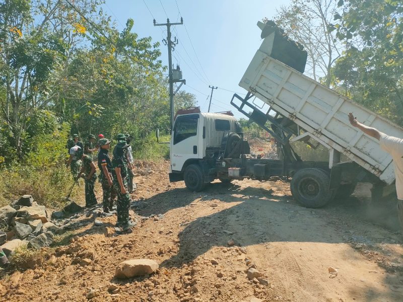 Program TNI Manunggal Membangun Desa (TMMD) Ke-129 yang dilaksanakan Kodim 0601/Pandeglang mendapat apresiasi dari Anggota DPRD Kabupaten Pandeglang.
