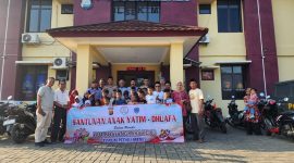 Kapolsek Menes, Kompol L. Wahyu Bintarna bersama FPM santuni puluhan anak yatim dan dhuafa.