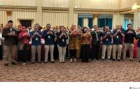 Caption : Anggota Komisi X DPR RI, Adde Rosi Khoerunnisa saat foto bersama di acara Fokus Group Discussion pelaksanaan sensus ekonomi 2026.