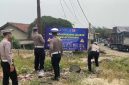 Satuan Lalu Lintas (Satlantas) Polres Lebak memasang lima spanduk imbauan keselamatan di sejumlah titik rawan kecelakaan di kawasan Bang Arum, Desa Jatimulya, Kecamatan Rangkasbitung, Kabupaten Lebak, Banten, Sabtu (1/8/2026).