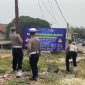 Satuan Lalu Lintas (Satlantas) Polres Lebak memasang lima spanduk imbauan keselamatan di sejumlah titik rawan kecelakaan di kawasan Bang Arum, Desa Jatimulya, Kecamatan Rangkasbitung, Kabupaten Lebak, Banten, Sabtu (1/8/2026).