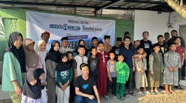 Redaksi Media Indosatunews.com dan Pusatsi.com melaksanakan santunan anak yatim yang digelar di Halaman Teraskost88 Cipocok jaya Kota Serang. 
