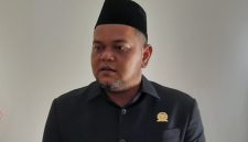 Anggota DPRD Kabupaten Lebak Regen Abdul Aris mendesak Puskesmas memaksimalkan pelayanan dan memperkuat sosialisasi kepada masyarakat menyusul lonjakan pasien hingga 113 orang di IGD RSUD dr. Adjidarmo Rangkasbitung, Lebak, Banten.