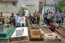 Kapolri Komjen Pol Suyudi Ario Seto berziarah ke makam kakek dan neneknya di salah satu TPU di Kampung Lebak Picung, Kabupaten Lebak, Banten, Minggu (4/10/2026).